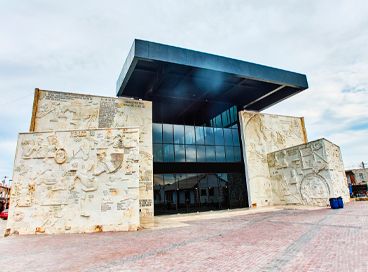 Museo del Ferrocarril, Historia, Arte y Maquila